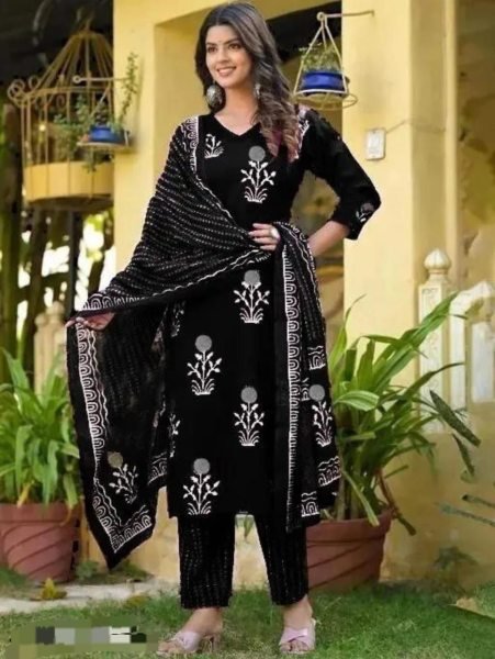 Black cotton kurta set with chanderi dupatta 3 Piece Kurti Set