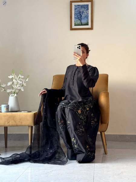  Black Farshi Pant Set in Crepe Silk with Embroidery Ready to Wear Partywear Look Ready To Wear Collection