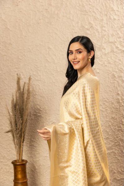 Bohemian Cream Soft Lichi Silk Saree with All Over Jacquard Weaving Work For Wedding Silk Sarees Wholesale