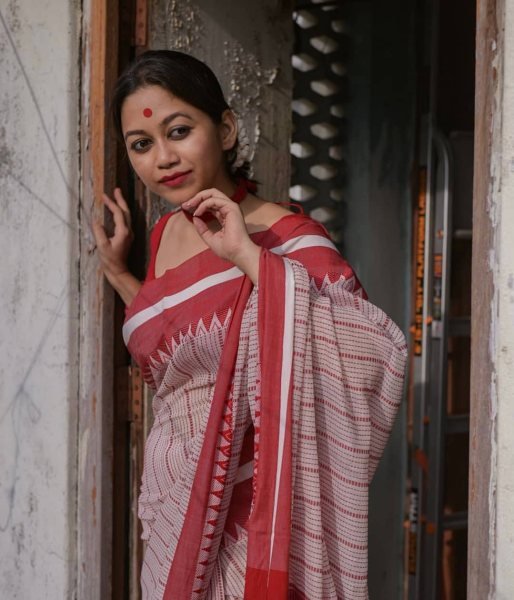 Bohemian Red Designer Linen Cotton Digital Print Saree with Matching Blouse Printed Cotton Sarees Wholesale