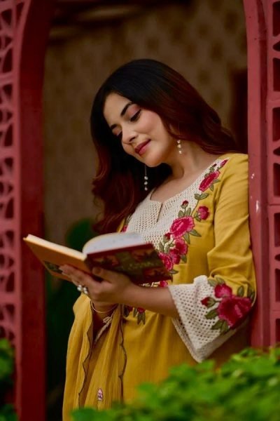 Bohemian Yellow Koral Crush Silk Kurti Pant Dupatta Set with Embroidery for Festival Wear Embroidery Kurtis 
