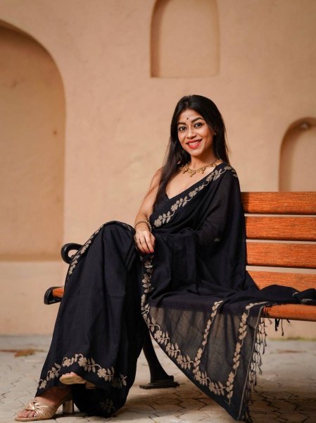 Bold Black Linen Cotton Saree with Digital Print for Casual and Festive Wear Cotton Sarees Wholesale