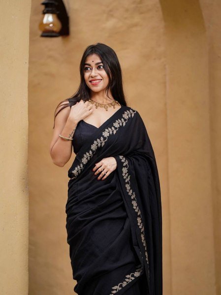 Bold Black Linen Cotton Saree with Digital Print for Casual and Festive Wear Cotton Sarees Wholesale