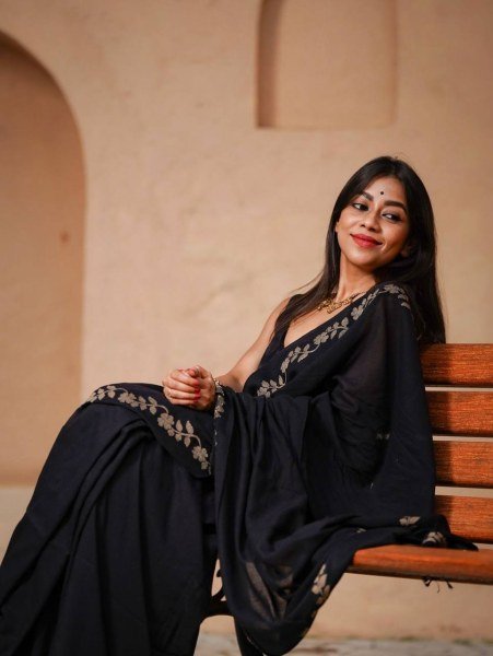 Bold Black Linen Cotton Saree with Digital Print for Casual and Festive Wear Cotton Sarees Wholesale