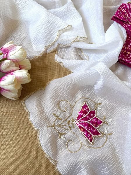 Bold White Party Wear Pure Crush Georgette Chiffon Saree with Rich Khatli Border Georgette Sarees Wholesale