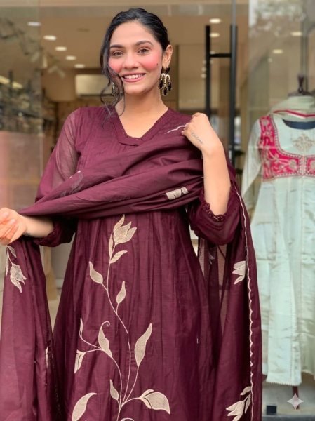 Boutique Embroidered Rayon 3 Piece Kurti Set with Nazmin Dupatta for All Day Wear Embroidery Kurtis 