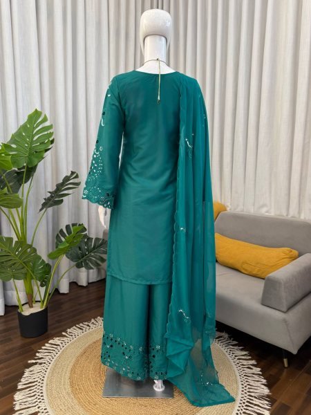 Boutique Style Suit Set With Dupatta for Resellers Collection Ready To Wear Collection