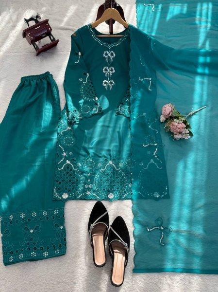 Boutique Style Suit Set With Dupatta for Resellers Collection Ready To Wear Collection