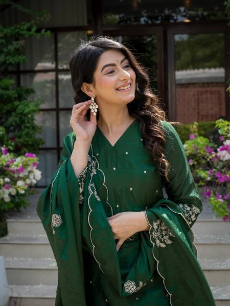 Breathtaking Green Stylish Embroidered Kurti Set with Chinnon Fabric for Ethnic Wear Collection Ready To Wear Collection