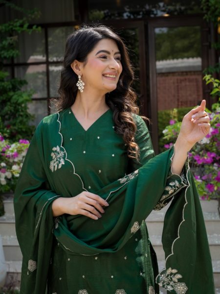 Breathtaking Green Stylish Embroidered Kurti Set with Chinnon Fabric for Ethnic Wear Collection Ready To Wear Collection