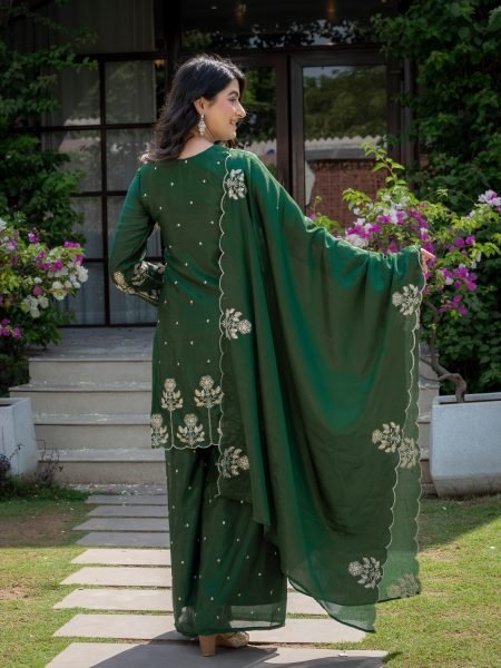 Breathtaking Green Stylish Embroidered Kurti Set with Chinnon Fabric for Ethnic Wear Collection Ready To Wear Collection