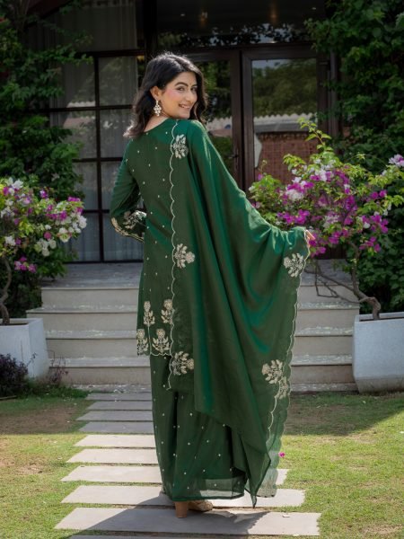 Breathtaking Green Stylish Embroidered Kurti Set with Chinnon Fabric for Ethnic Wear Collection Ready To Wear Collection
