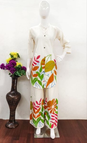 Breathtaking OffWhite Multi Color Women Co Ord Set with Comfortable Fit CO ORD Sets