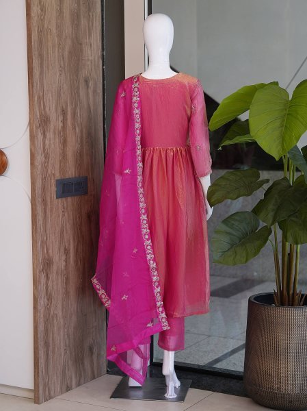 Bulk Fashion Supplier Hot Pink Embroidered Latest Fancy Palazzo Suit Lace Work Dupatta Ready To Wear Collection