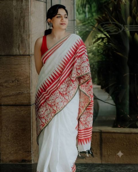 Captivating White Designer Linen Cotton Doll Print Saree with Matching Blouse For Bulk Order Printed Cotton Sarees Wholesale