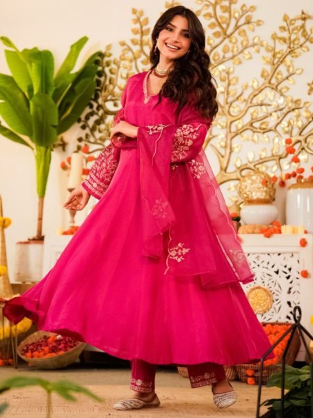 Charismatic Hot Pink Designer Viscose Chanderi Embroidered Kurti Set with Organza Dupatta Anarkali Kurtis 