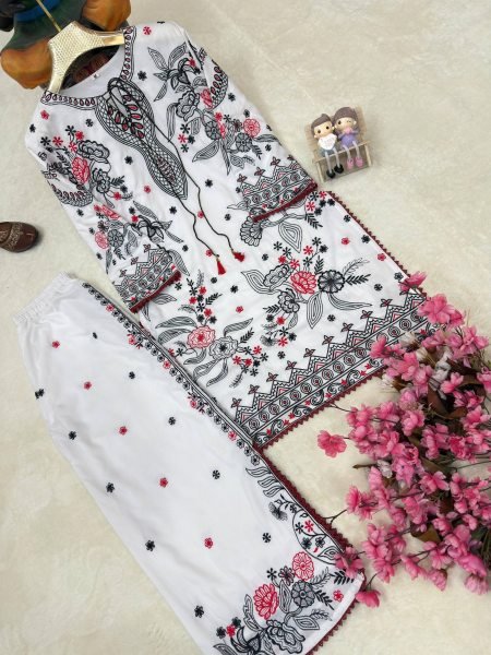 Charismatic White Kurti Palazzo Set with Thread Embroidery and Latkan Neck CO ORD Sets