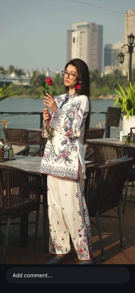 Charismatic White Kurti Palazzo Set with Thread Embroidery and Latkan Neck CO ORD Sets