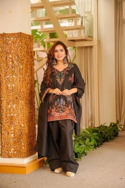 Charming Black Heavy Rayon Farshi Palazzo Suit with Intricate Thread Work Ready To Wear Collection
