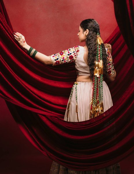 Charming Cream Designer Mal Mal Cotton Lehenga Set with Real Mirror Work For Navratri Wear Navratri Lehnega Choli