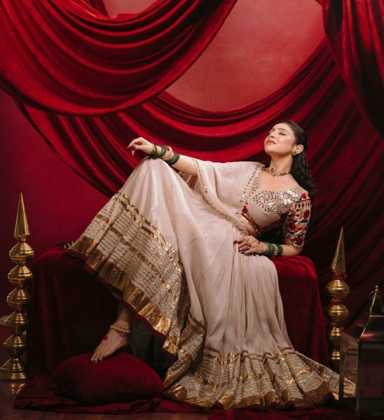 Charming Cream Designer Mal Mal Cotton Lehenga Set with Real Mirror Work For Navratri Wear Navratri Lehnega Choli