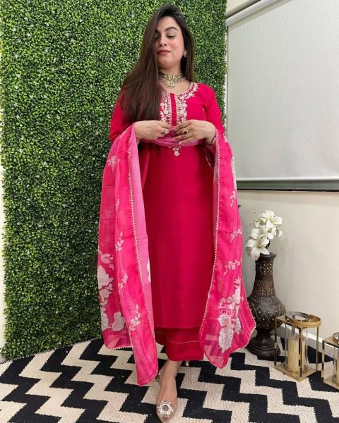 Chic crafted Viscose Chanderi Kurti Set with Printed Tebby Silk Dupatta at Manufacturer Rate  Straight Cut Long Kurtis