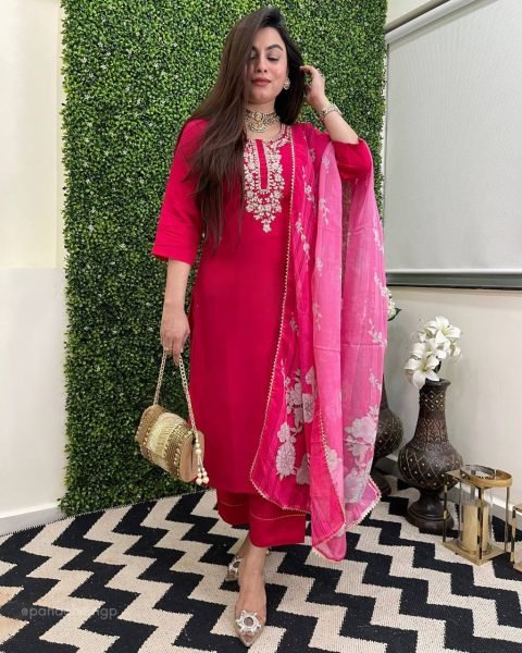 Chic crafted Viscose Chanderi Kurti Set with Printed Tebby Silk Dupatta at Manufacturer Rate  Straight Cut Long Kurtis