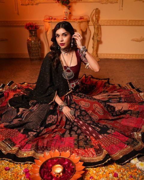 Classy Black Heavy Muslin Cotton Lehenga Choli with Real Mirror Work at Navrati Navratri Lehnega Choli