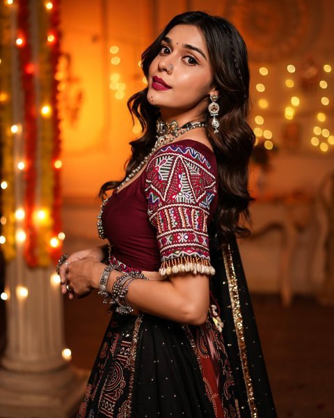 Classy Black Heavy Muslin Cotton Lehenga Choli with Real Mirror Work at Navrati Navratri Lehnega Choli