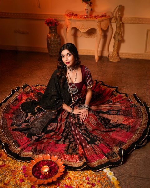 Classy Black Heavy Muslin Cotton Lehenga Choli with Real Mirror Work at Navrati Navratri Lehnega Choli