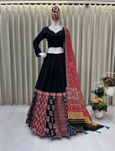 Classy Black Lehenga Choli Set with Embroidered Look Dupatta Garba Nights Wear Navratri Lehnega Choli