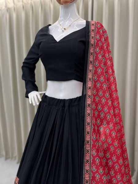 Classy Black Lehenga Choli Set with Embroidered Look Dupatta Garba Nights Wear Navratri Lehnega Choli