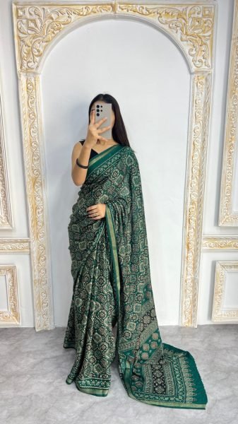 Comfortable Green Mal Cotton Saree with Ethnic Design and Border Printed Cotton Sarees Wholesale