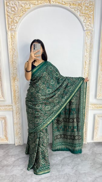 Comfortable Green Mal Cotton Saree with Ethnic Design and Border Printed Cotton Sarees Wholesale