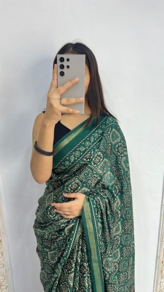 Comfortable Green Mal Cotton Saree with Ethnic Design and Border Printed Cotton Sarees Wholesale