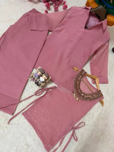 Compact Crush Blush Pink Women's Co-Ord Style Kurti Set At Factory Discount Price Ready To Wear Collection