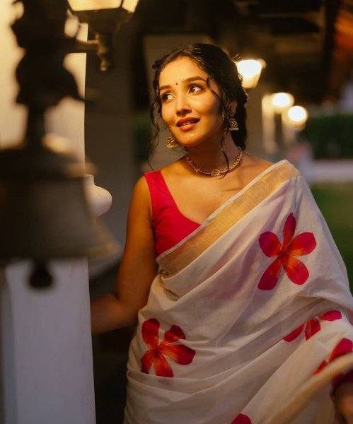 Compact White Linen Cotton Floral Digital Print Saree with Matching Blouse Piece  Printed Cotton Sarees Wholesale