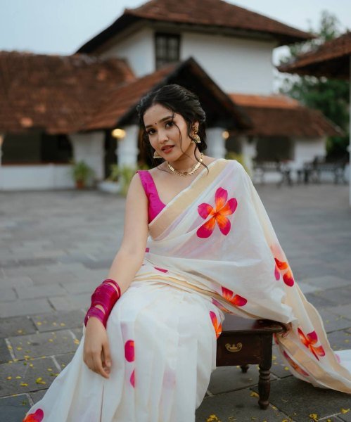 Compact White Linen Cotton Floral Digital Print Saree with Matching Blouse Piece  Printed Cotton Sarees Wholesale