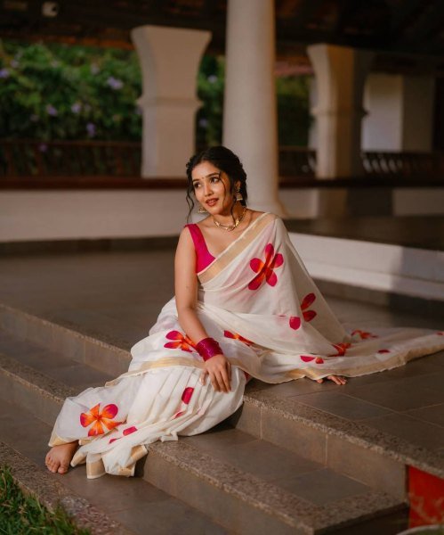 Compact White Linen Cotton Floral Digital Print Saree with Matching Blouse Piece  Printed Cotton Sarees Wholesale