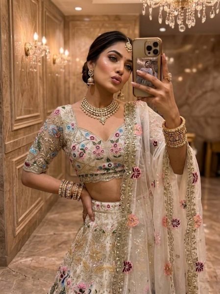 Compact White Semi Stitched Organza Lehenga with Heavy Cut Work at Manufacturer Price Bridal Lehenga Choli
