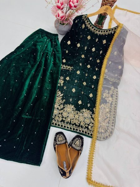Contemporary Green Velvet Suit with Pant and  Organza Fancy Lace Dupatta Perfect for Winter Wedding Wear Ready To Wear Collection