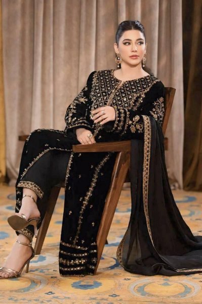 Couture Black Velvet 3 Piece Suit Set with Border Dupatta for Winter Party Wear Ready To Wear Collection