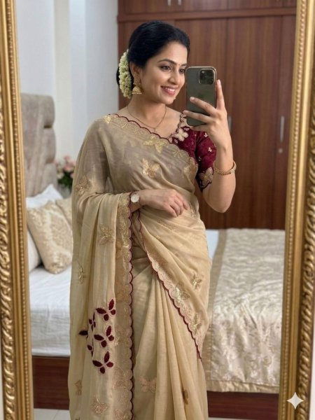 Cream Georgette Saree with Floral Embroidery and Contrast Blouse Embroidery Sarees Wholesale