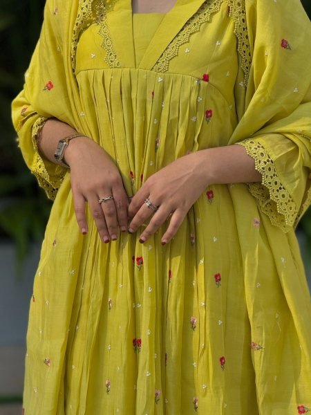 Creative Yellow Pure Mal Chanderi Anarkali Kurta Pant Dupatta Set with Bracelet Anarkali Kurtis 