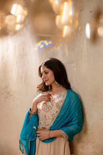 Customizable Cream Premium Chanderi Straight Kurti Pant Set with Chiffon Dupatta Embroidery Kurtis 