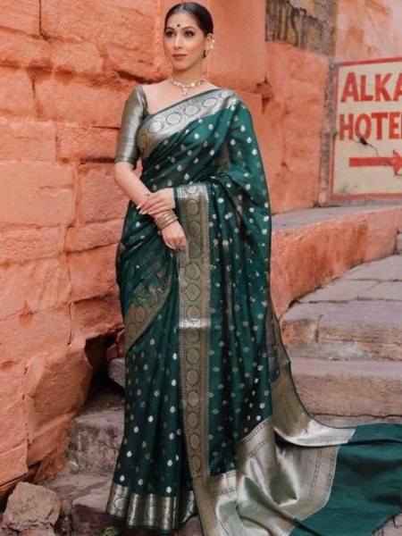 Customizable Dark Green Traditional Lichi Silk Saree with Premium Look for Ethnic Collection Silk Sarees Wholesale