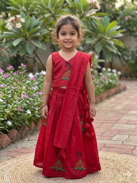 Dapper Red Kids Chanderi Lehenga with Doll Embroidery for Festive Wear Kurtis