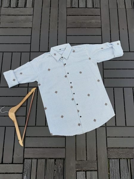 Dapper Sky Blue Men   s Cotton Striped Shirt with Small Floral Embroidery at Wholesale Rate 