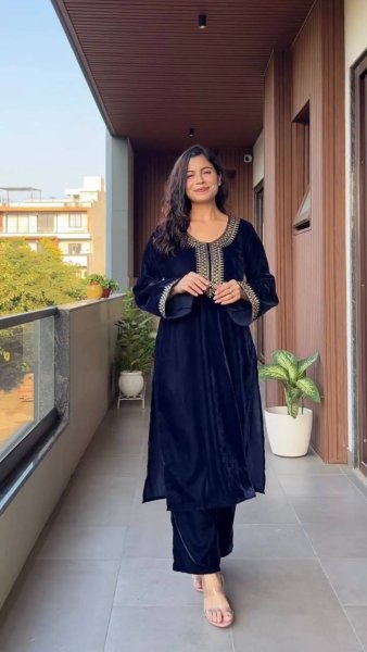 Dazzling Blue Velvet Suit Set With Free-Size Pant & 3-Piece Velvet Dupatta for Special Occasions  Straight Cut Long Kurtis
