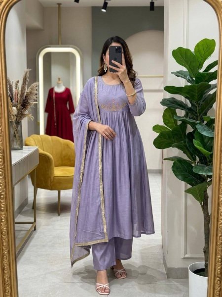 Dazzling Lavender Mul Chanderi Suit Collection at Wholesale Rate for Women 